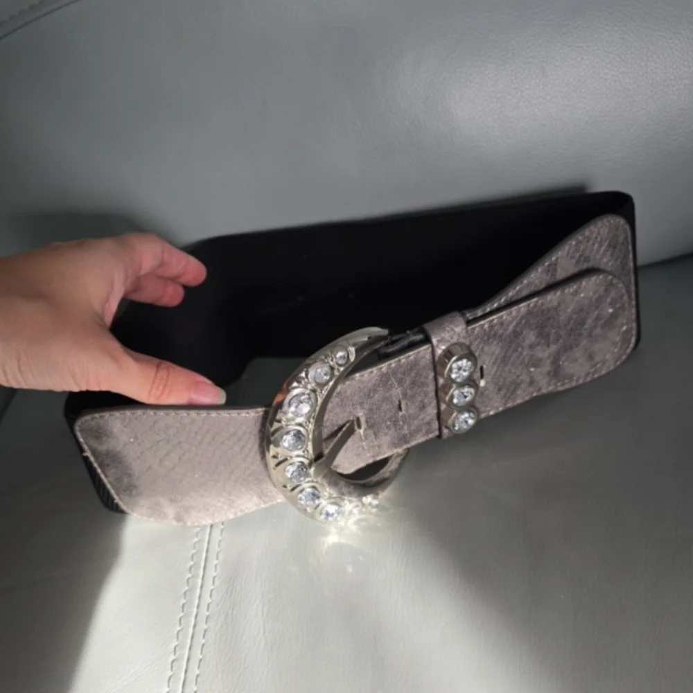 Silver Buckle Belt polyester size Medium‎